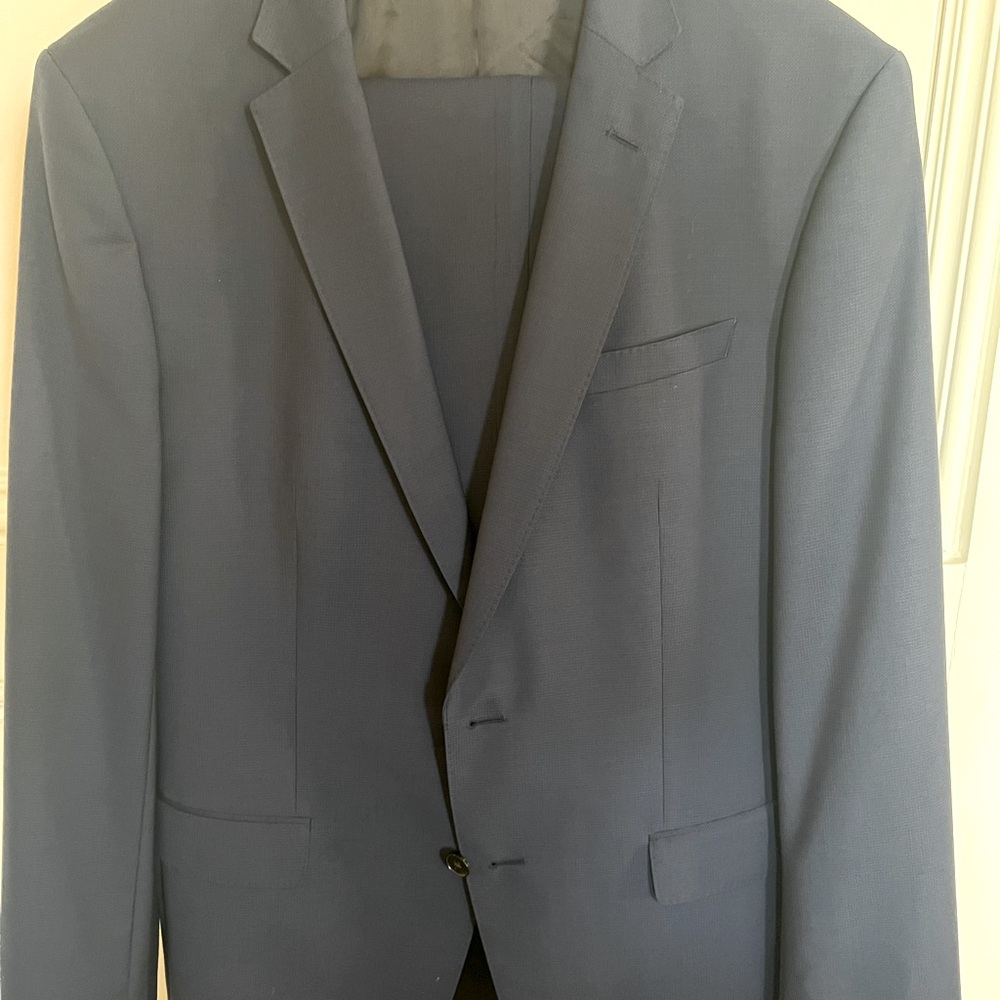 Hugo Boss Suit - 44L New without Tags